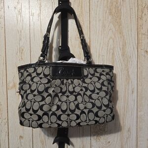 Coach Black and Cream Shoulder Bag